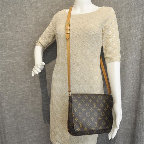 louis vuitton musette tango.